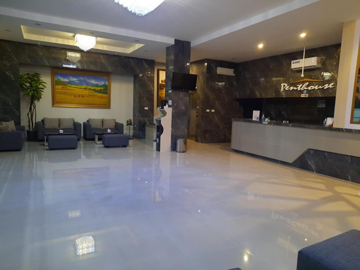 Отель Ams Penthouse Джакарта Экстерьер фото